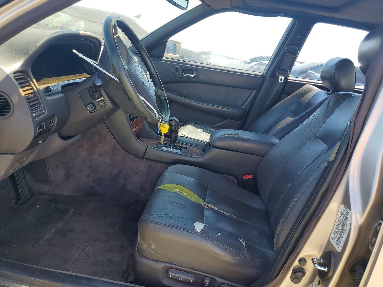 JT8UF11E6R0187529 · 1994 LEXUS LS · 7/12
