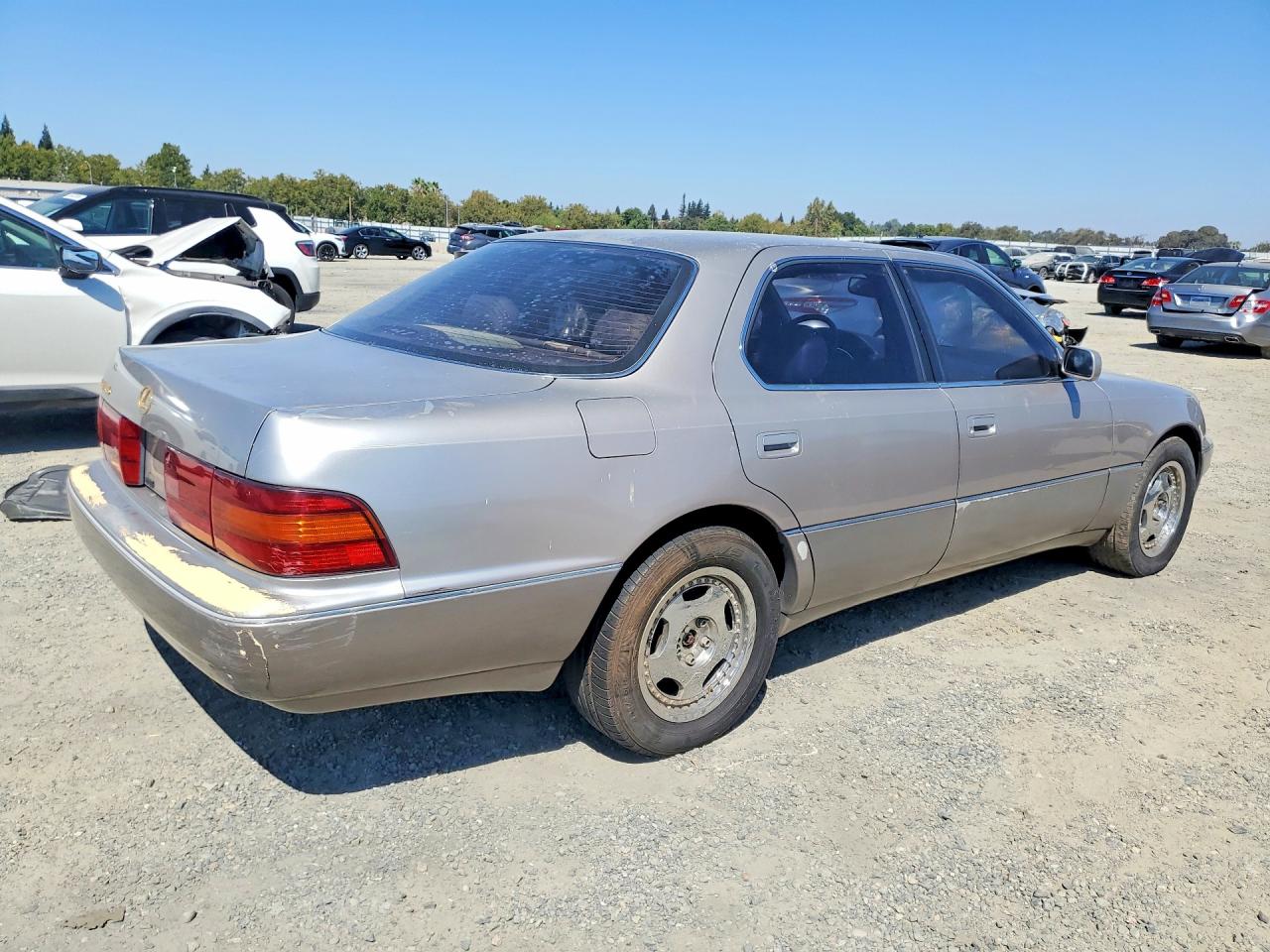 JT8UF11E6R0187529 · 1994 LEXUS LS · 3/12