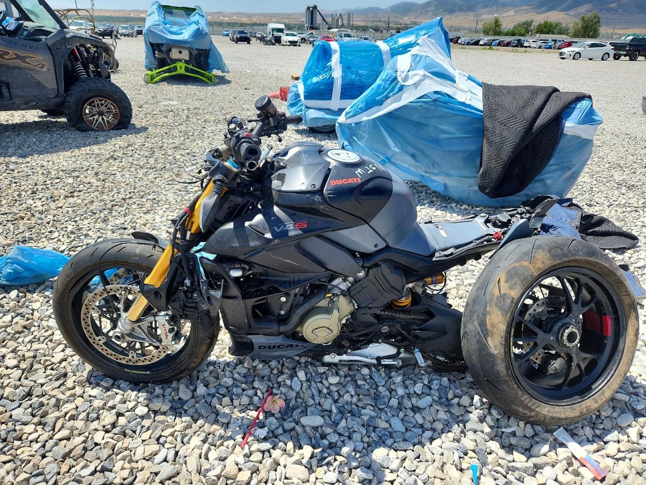 ZDMFAKWW3RB009103 · 2024 DUCATI STREETFIGHTER · 3/9
