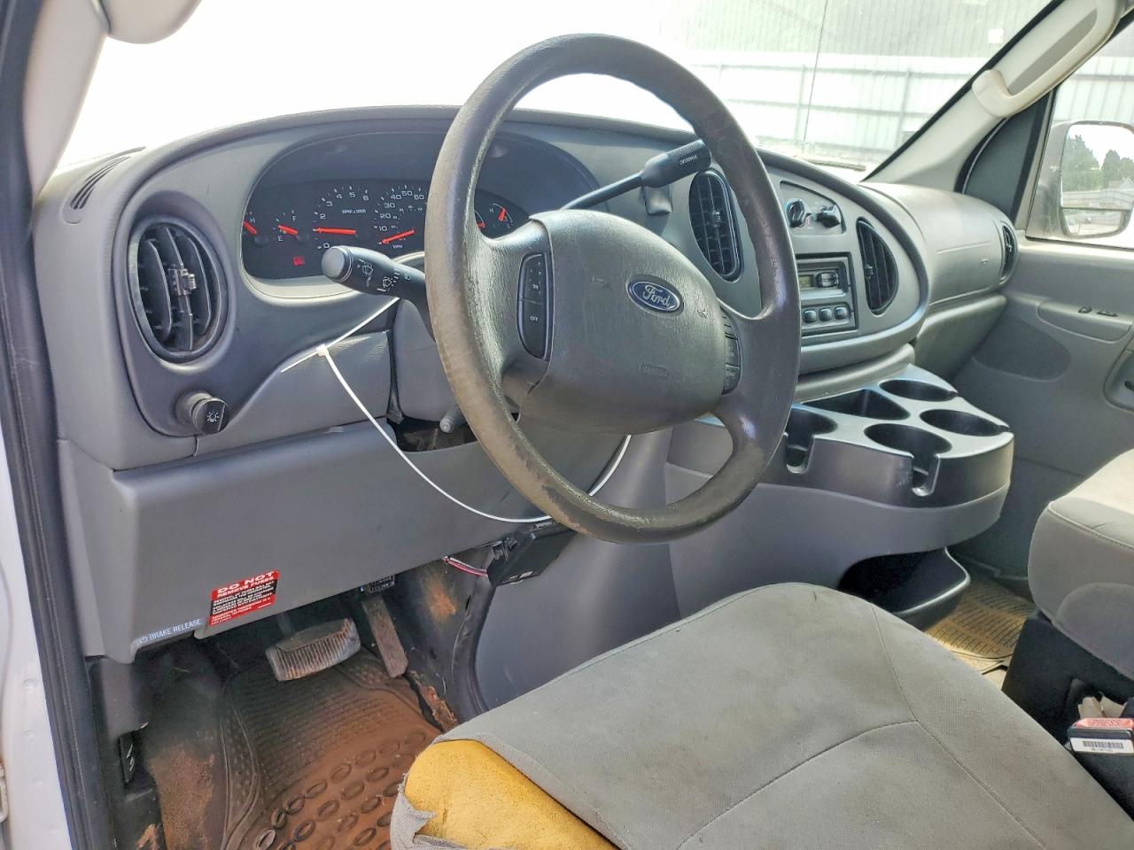 1FTNE24W26DA71039 · 2006 FORD ECONOLINE · 8/13