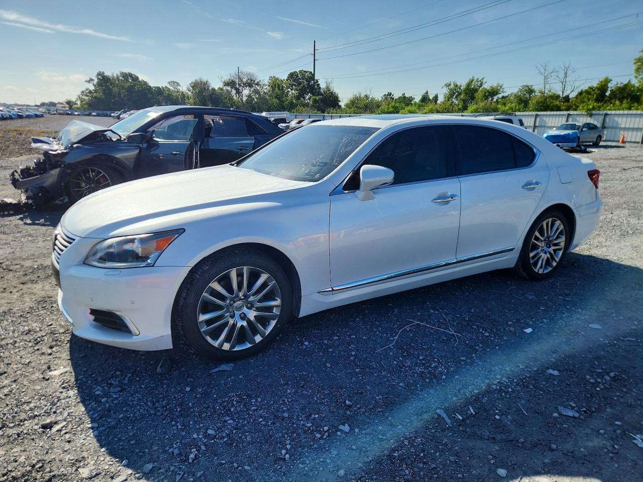 JTHBL5EF6G5141452 · 2016 LEXUS LS