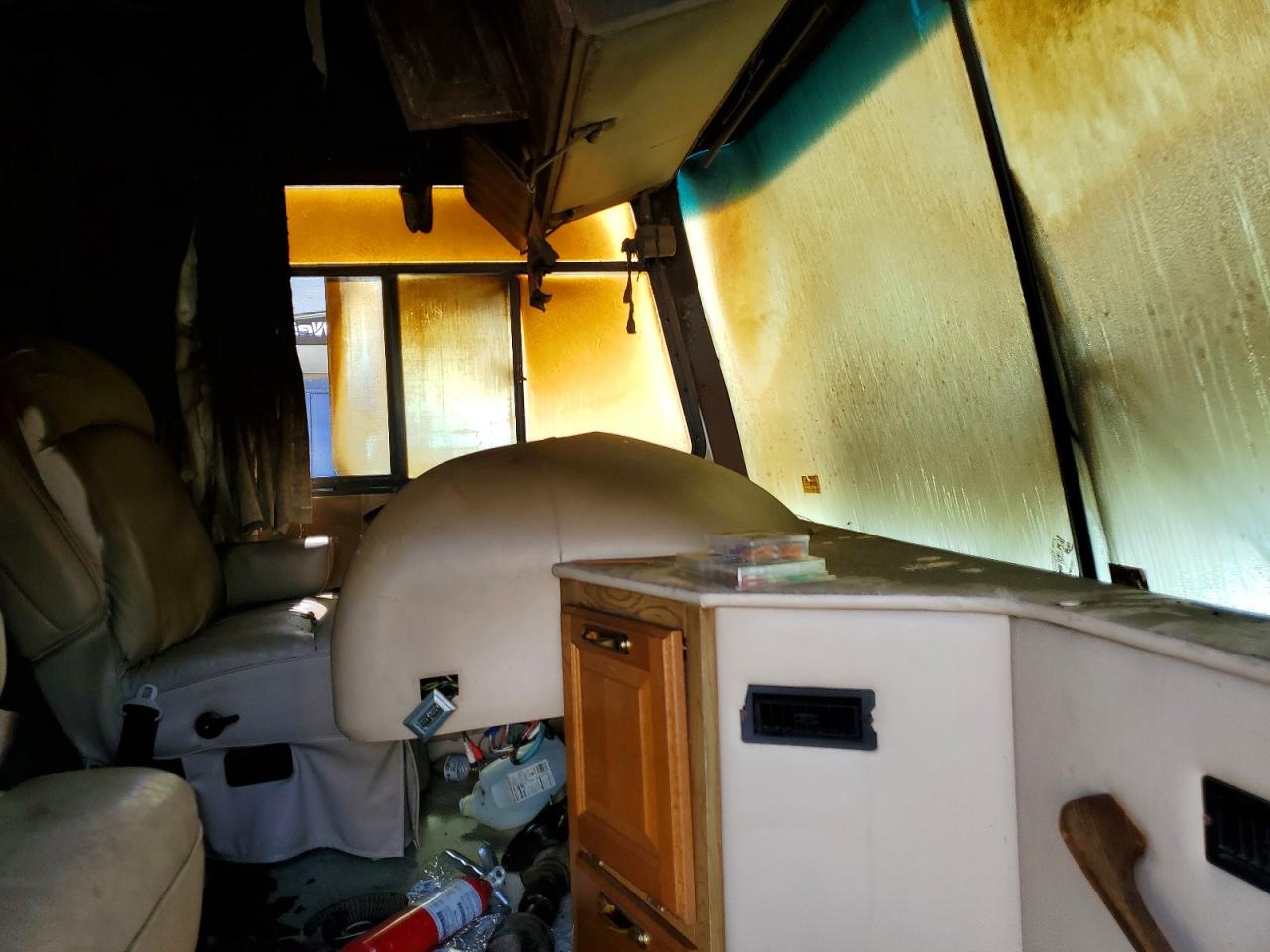 4UZ6EFBC3YCH31438 · 2000 FREIGHTLINER RECREATIONAL VEHICLE (RV) · 5/10