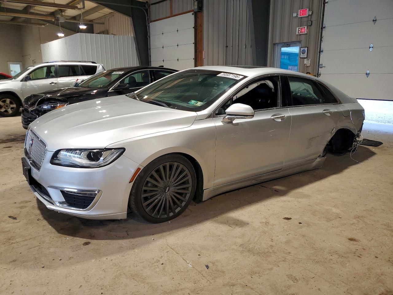 3LN6L5F91JR611415 · 2018 LINCOLN MKZ