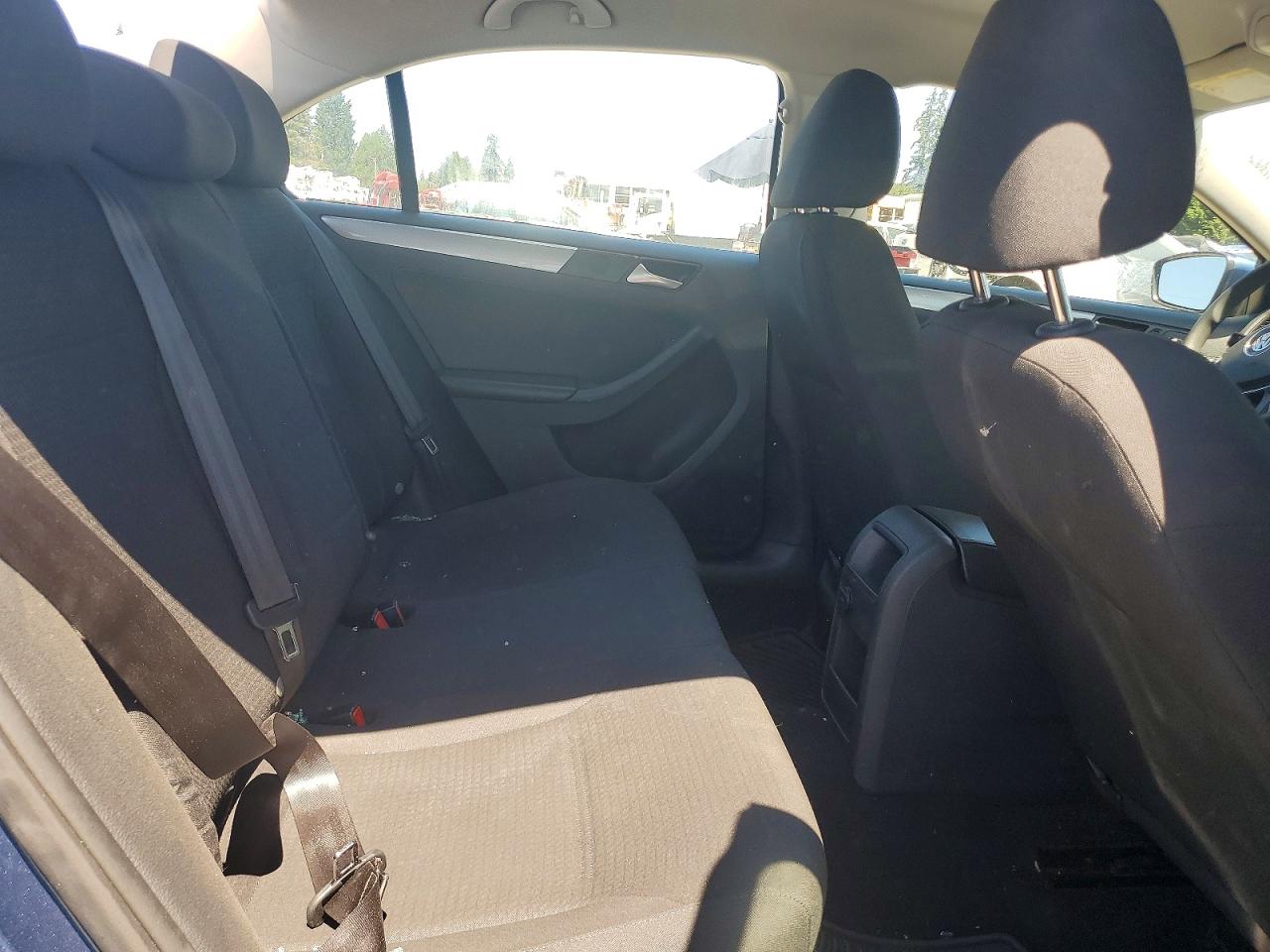 3VW2B7AJ7HM274739 · 2017 VOLKSWAGEN JETTA · 10/12