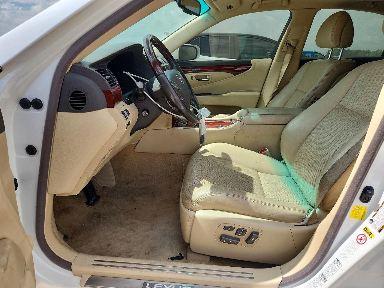 JTHCL5EFXC5013889 · 2012 LEXUS LS · 7/13