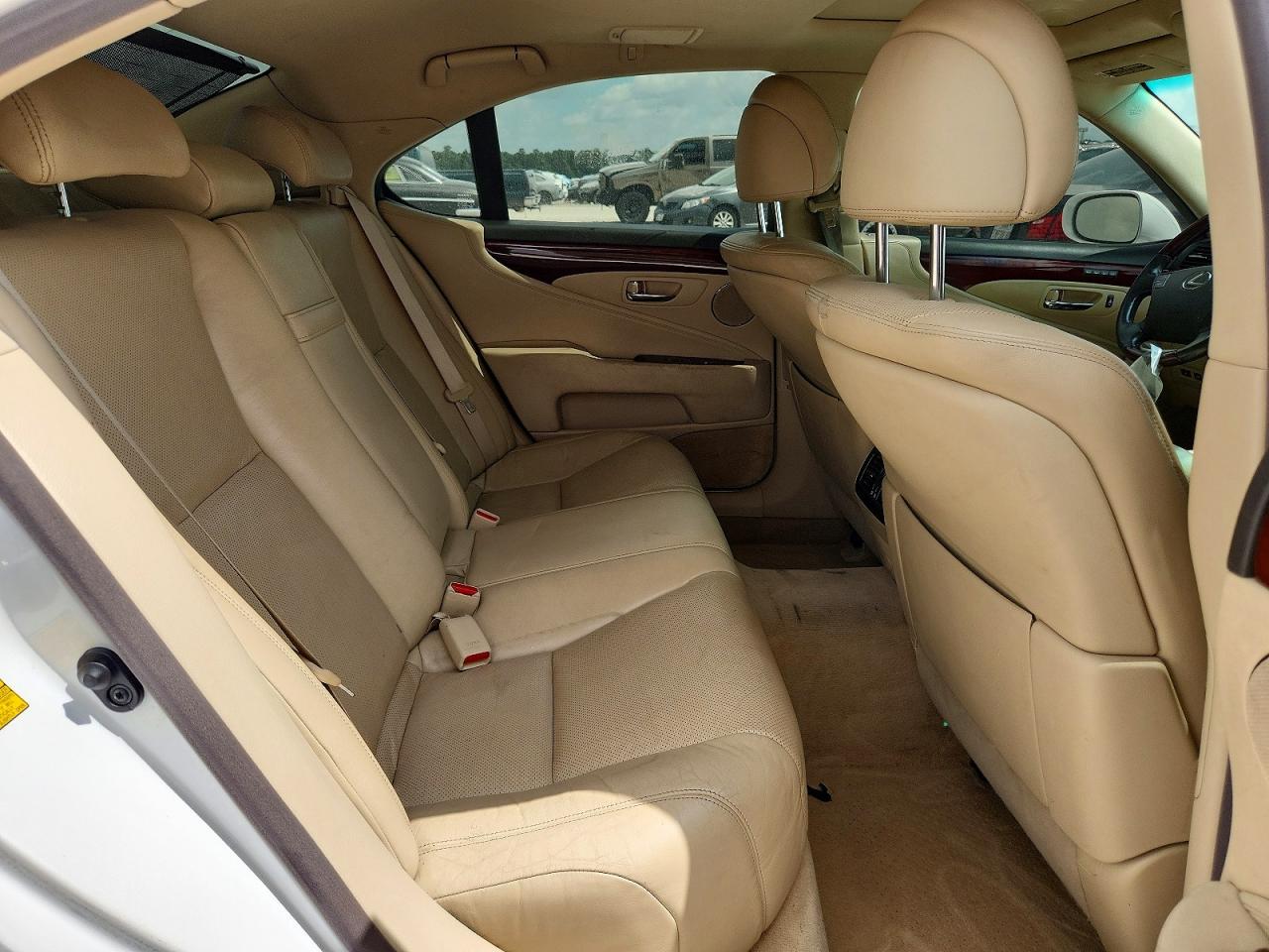 JTHCL5EFXC5013889 · 2012 LEXUS LS · 10/13