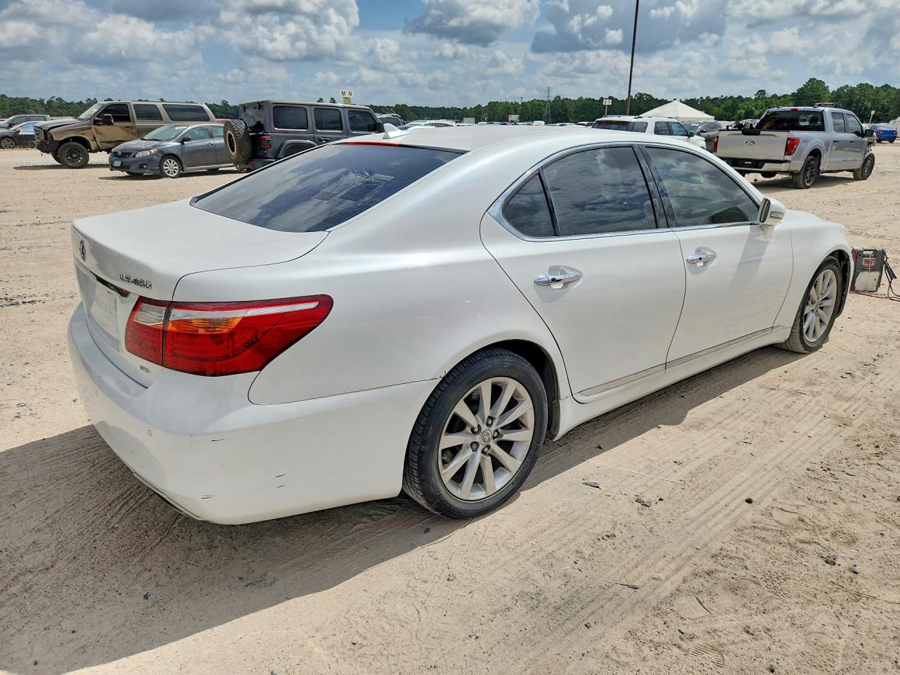 JTHCL5EFXC5013889 · 2012 LEXUS LS · 3/13