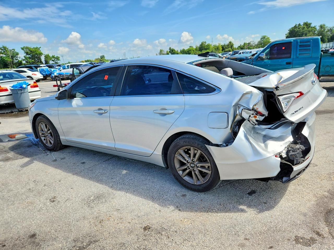 5NPE24AF1FH182958 · 2015 HYUNDAI SONATA · 2/12
