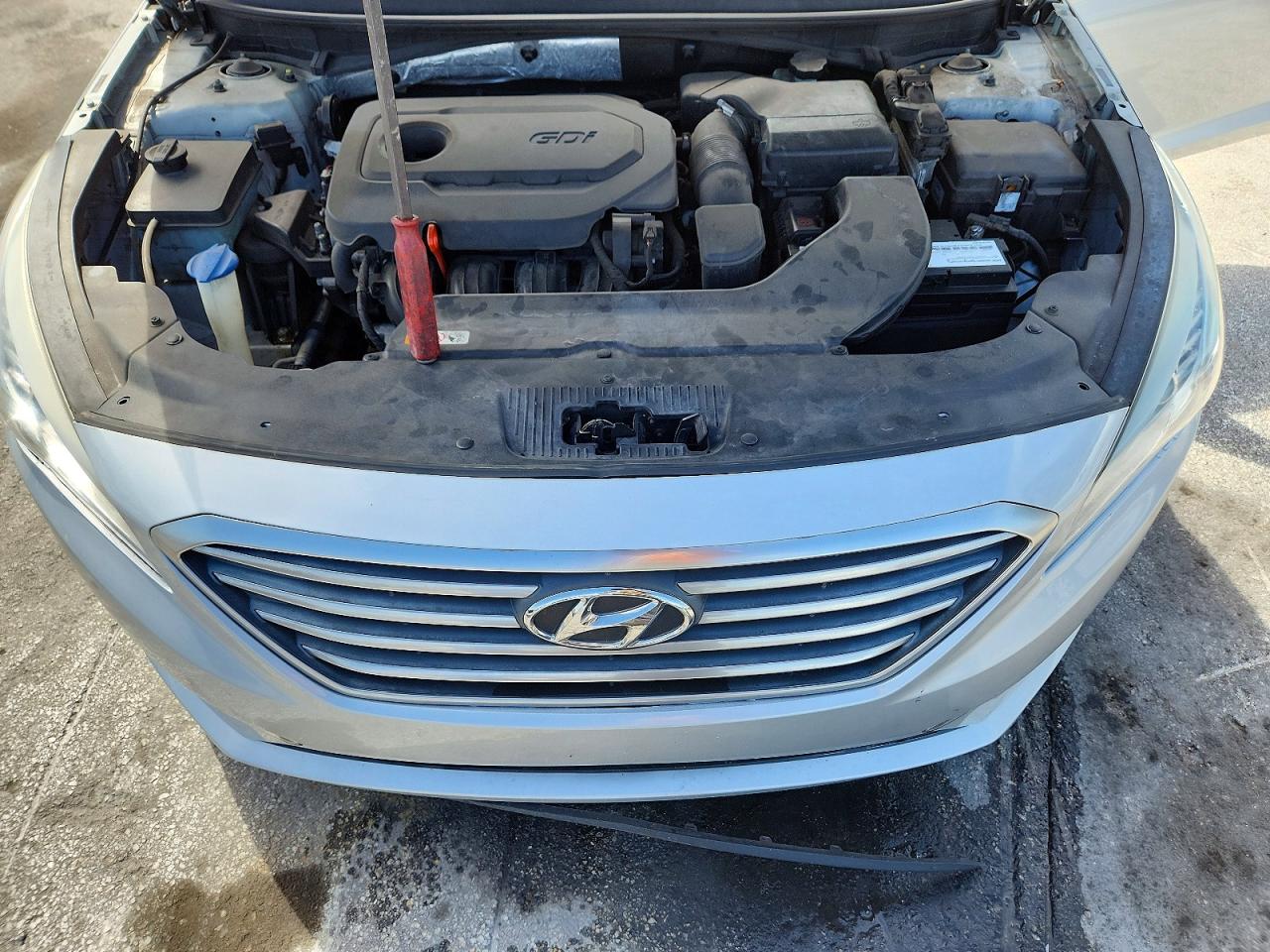 5NPE24AF1FH182958 · 2015 HYUNDAI SONATA · 11/12