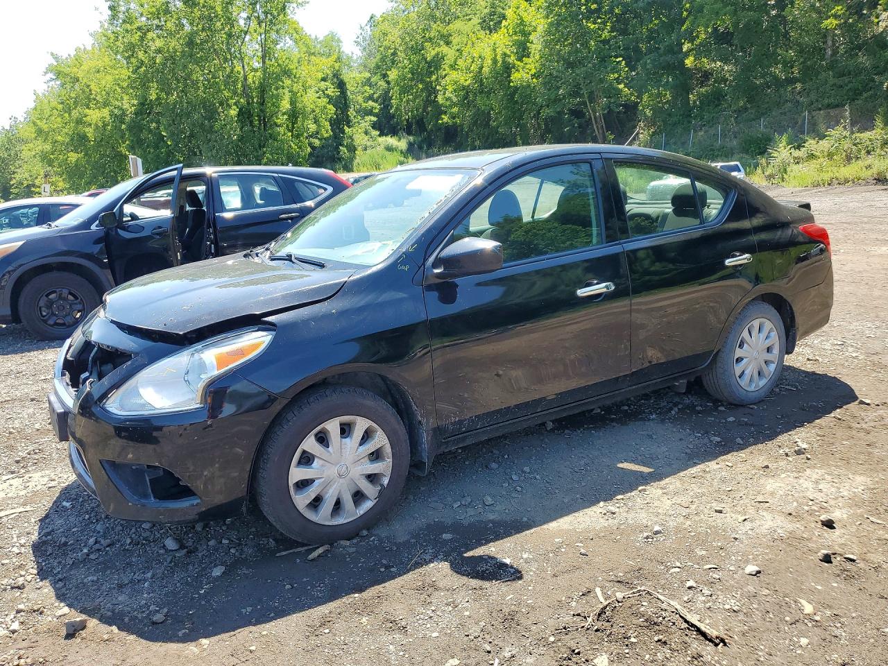 3N1CN7AP5JL886200 · 2018 NISSAN VERSA