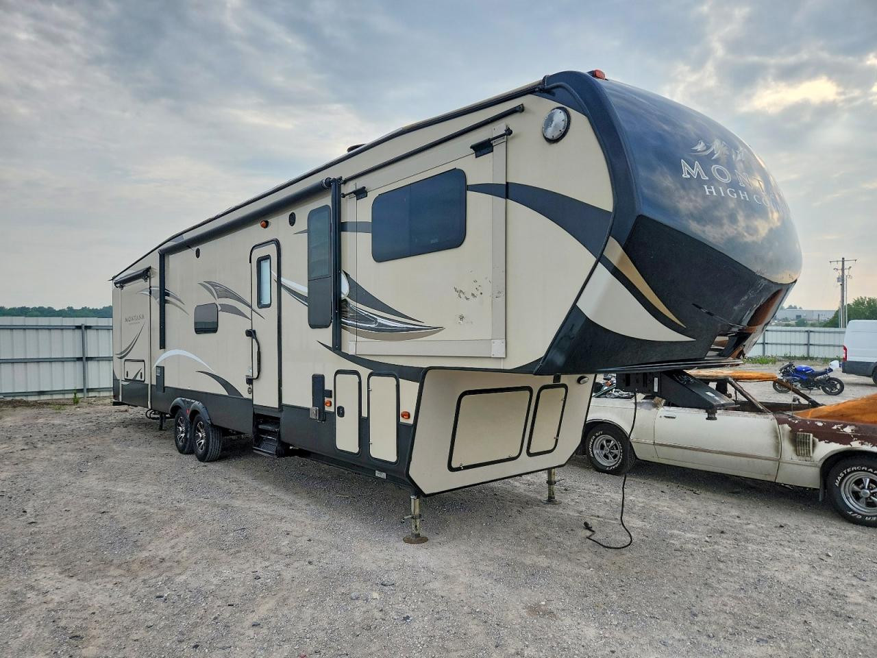 2017 KYRV TRVL TRLR