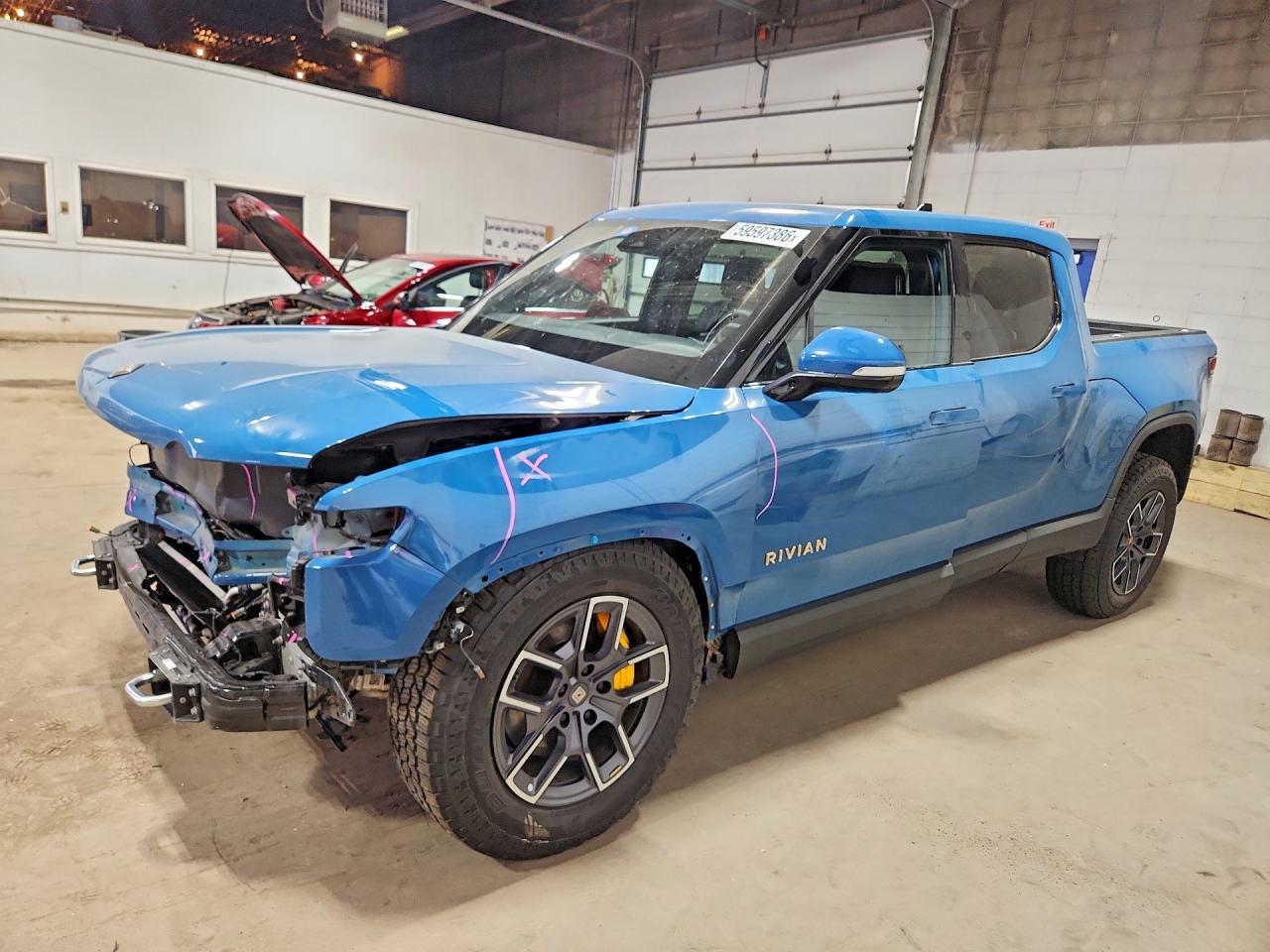7FCTGAAL9NN003619 · 2022 RIVIAN R1T
