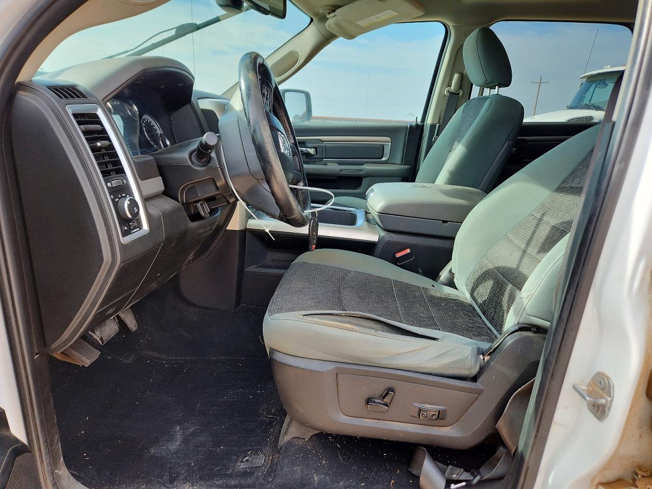 1C6RR6LT7KS528977 · 2019 RAM 1500 CLASSIC · 7/12