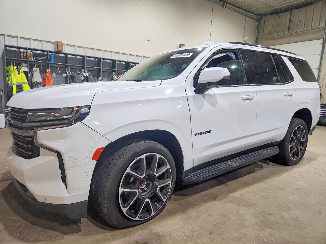 1GNSCRKDXNR213018 · 2022 CHEVROLET TAHOE