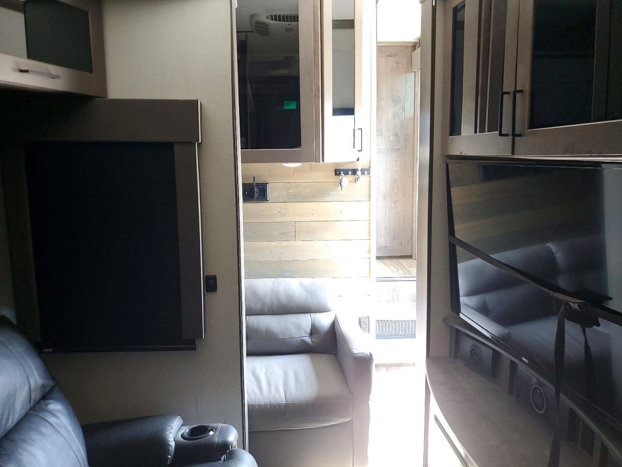 7M5FV4538MA003987 · 2021 ALLIANCE RECREATIONAL VEHICLE (RV) · 5/10