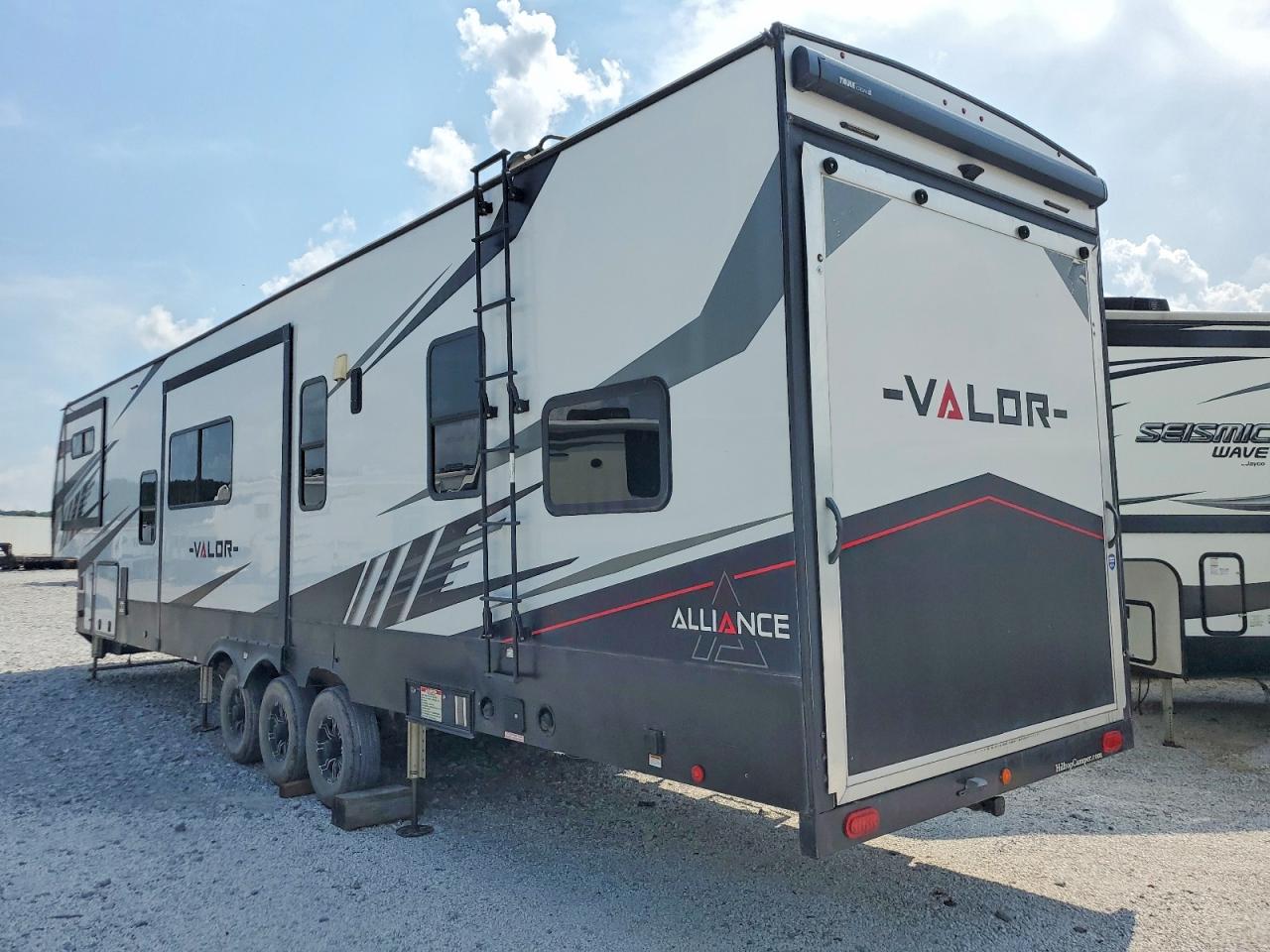 7M5FV4538MA003987 · 2021 ALLIANCE RECREATIONAL VEHICLE (RV) · 3/10