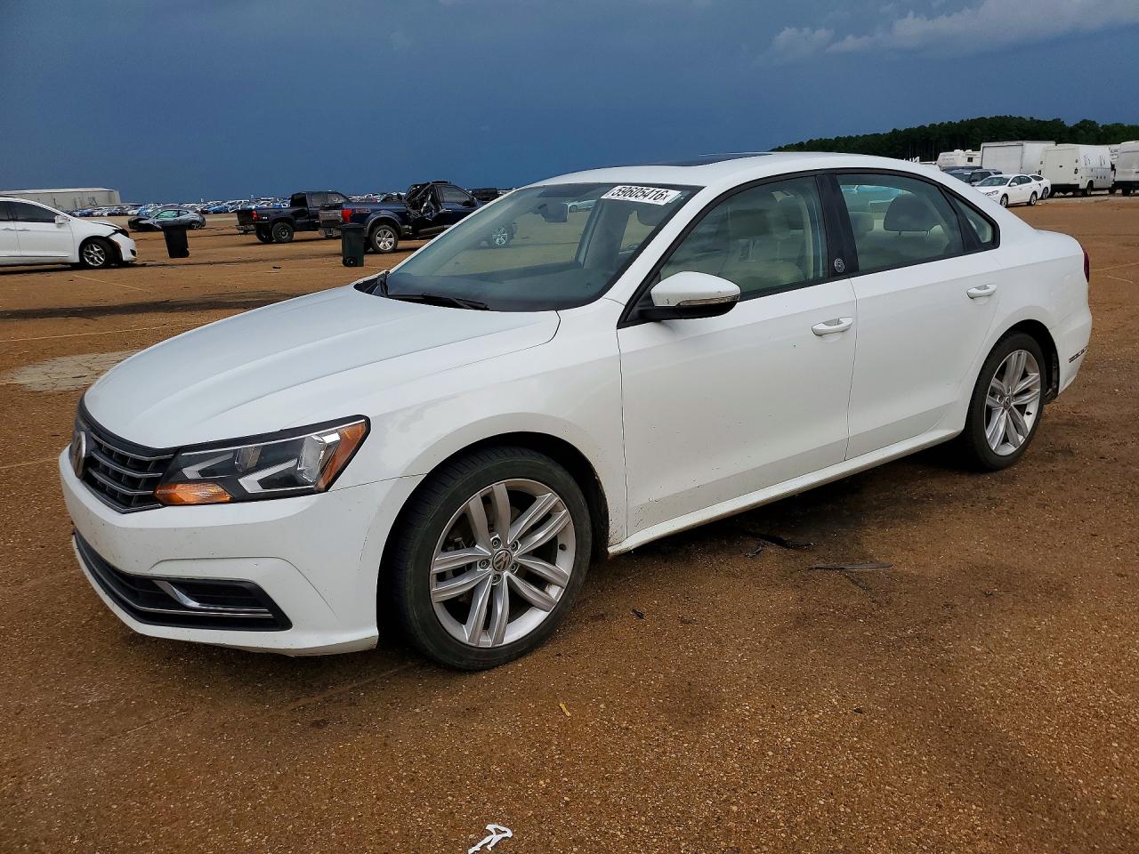 1VWLA7A32KC008076 · 2019 VOLKSWAGEN PASSAT