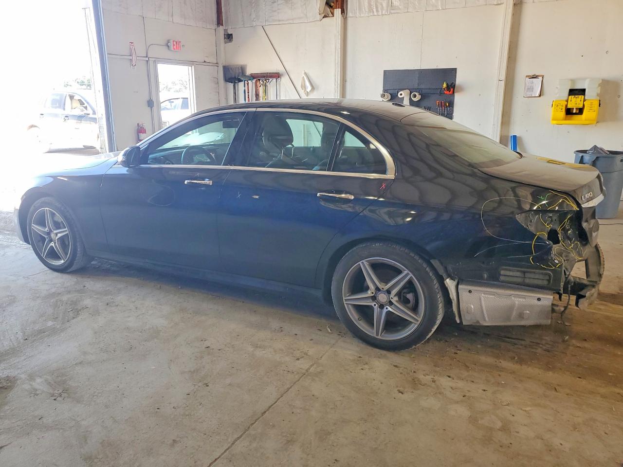 WDDZF4KB5HA023295 · 2017 MERCEDES-BENZ E · 2/12