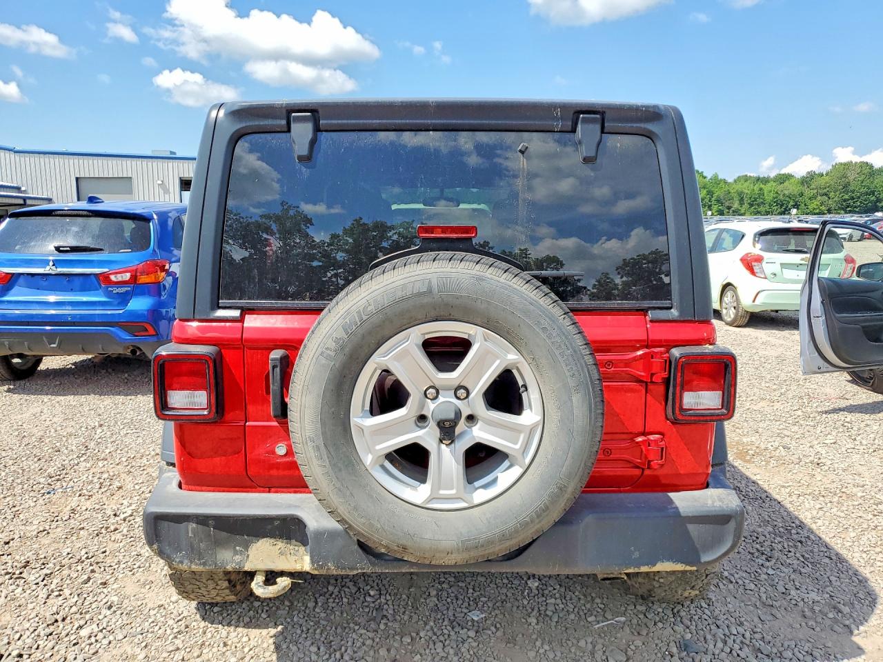 1C4HJXDG2JW183464 · 2018 JEEP WRANGLER UNLIMITED · 6/14