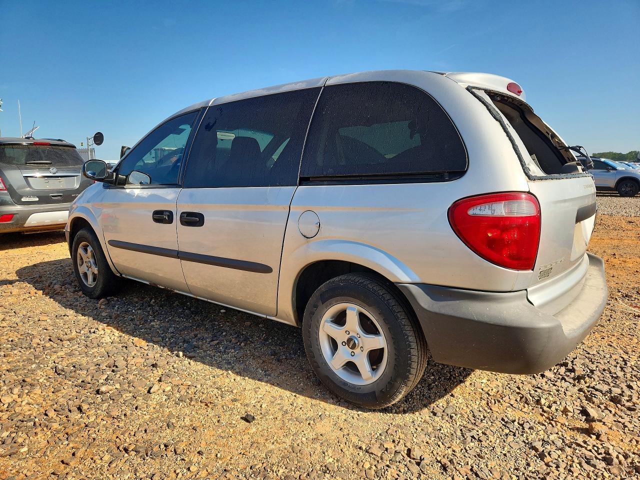 1B4GP25372B648335 · 2002 DODGE CARAVAN · 2/13