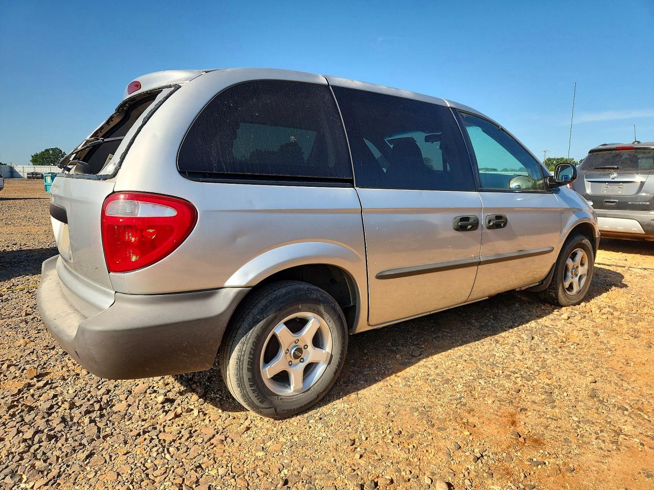 1B4GP25372B648335 · 2002 DODGE CARAVAN · 3/13