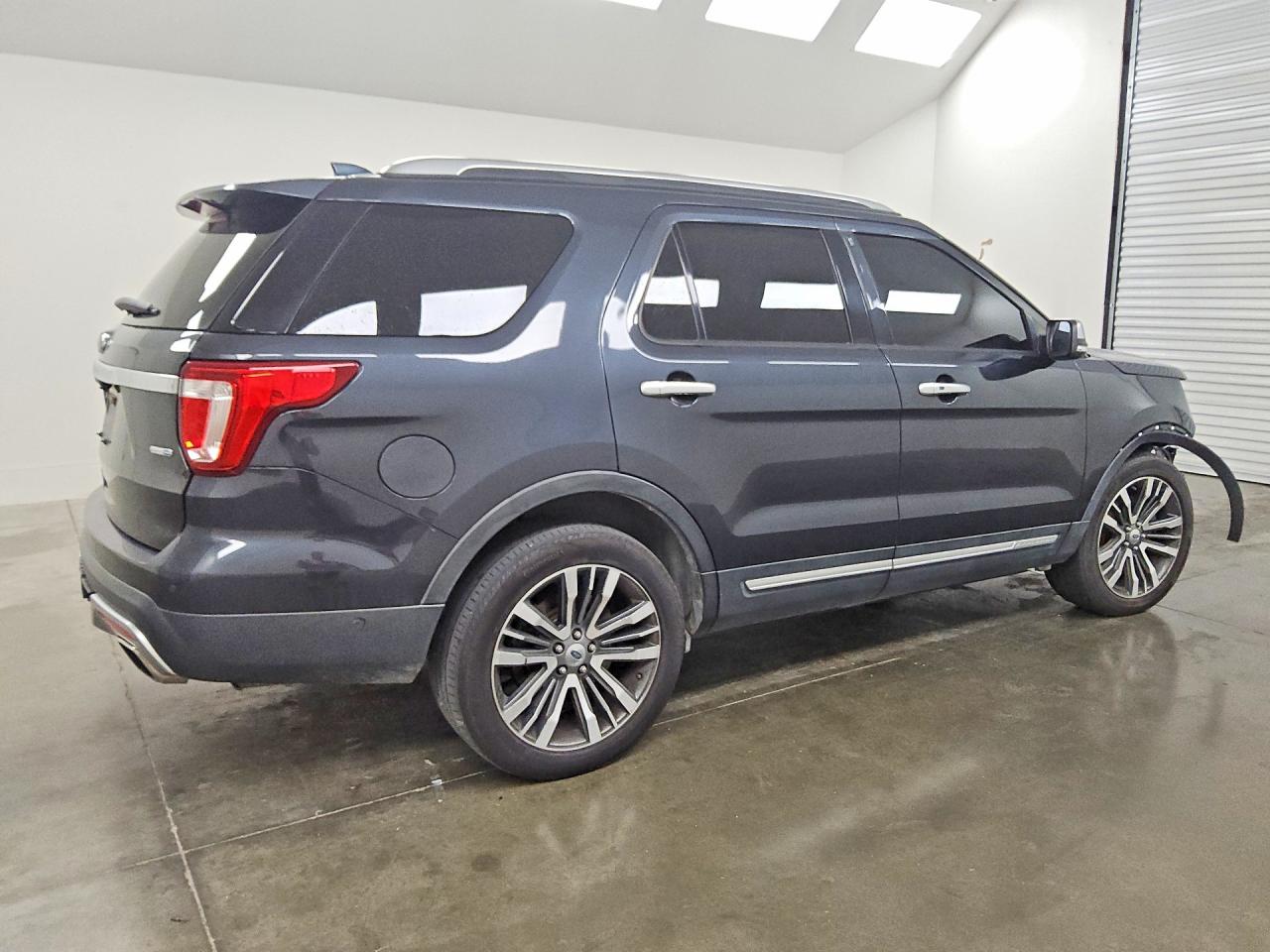 1FM5K8HT4HGA61895 · 2017 FORD EXPLORER · 3/13