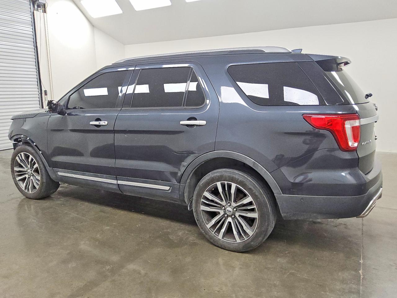 1FM5K8HT4HGA61895 · 2017 FORD EXPLORER · 2/13