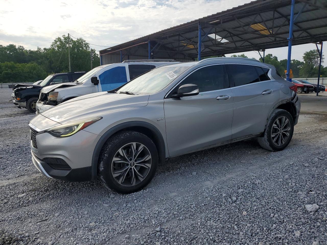 SJKCH5CR9JA059361 · 2018 INFINITI QX30