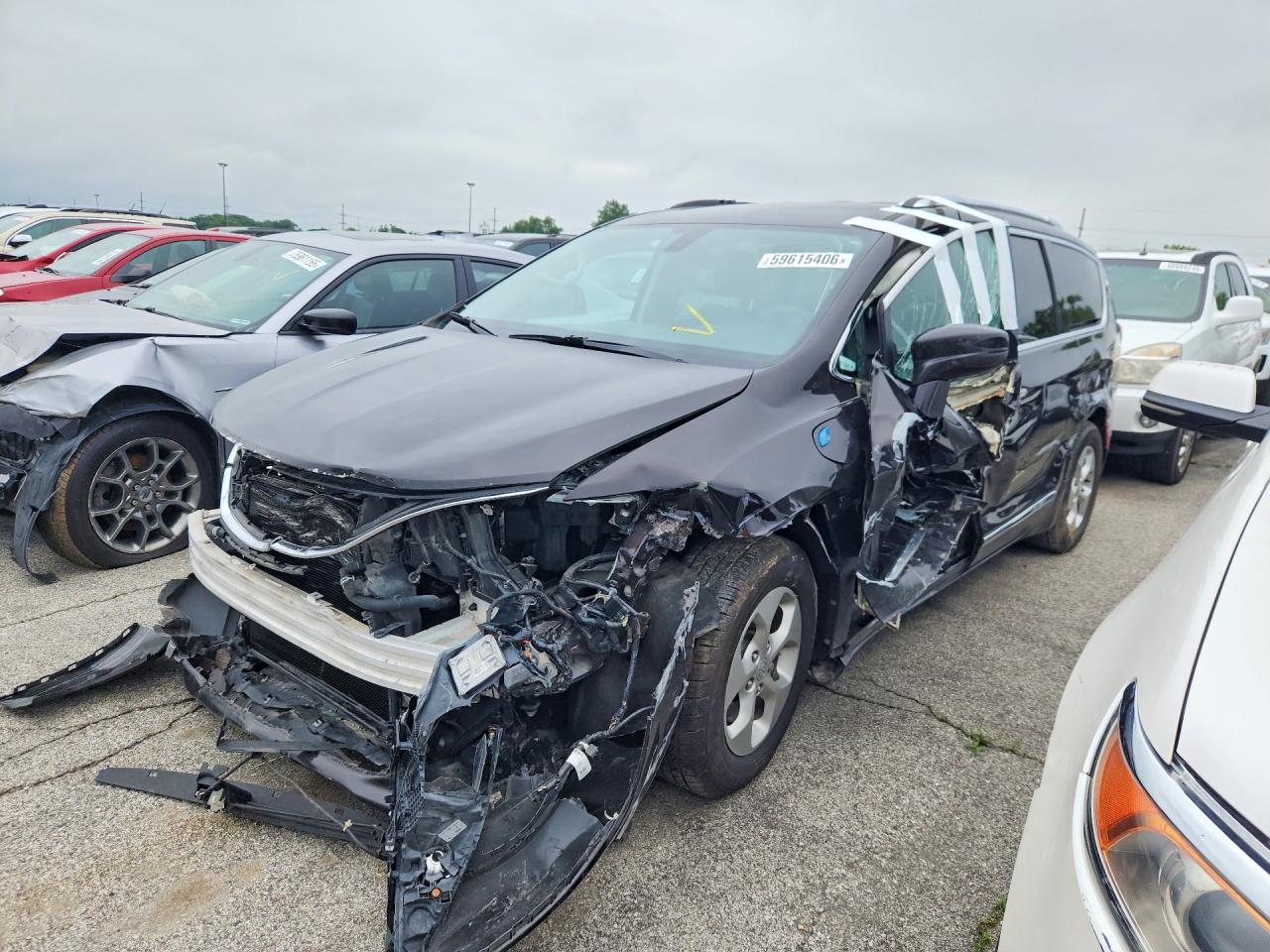 2C4RC1L7XJR236613 · 2018 CHRYSLER PACIFICA