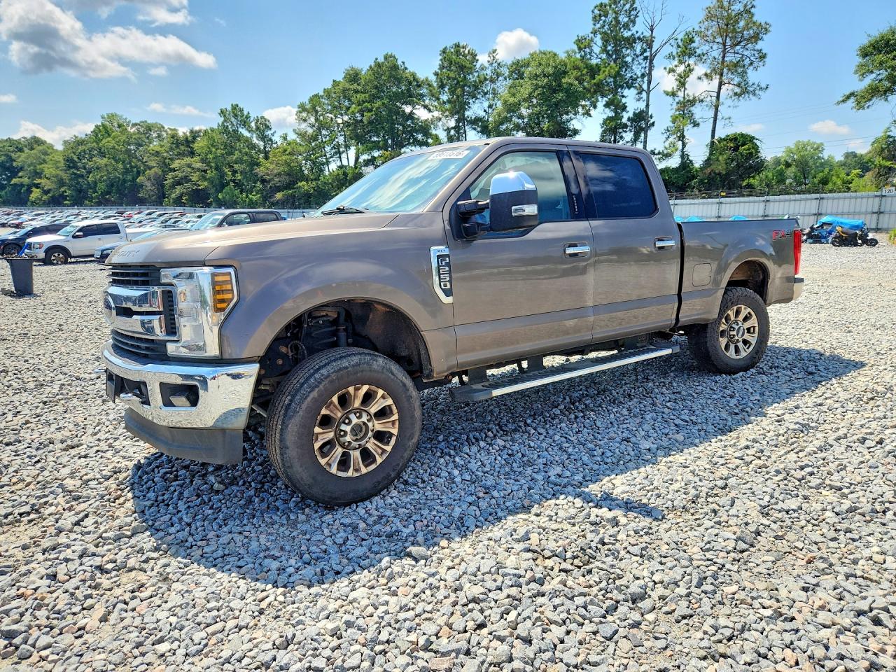 1FT7W2B6XJEB15493 · 2018 FORD F250