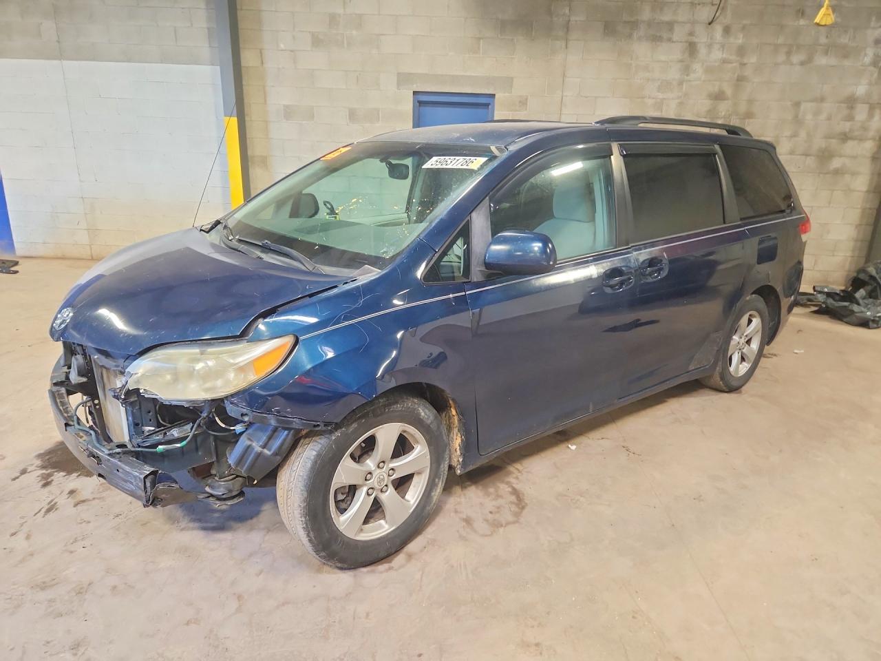 5TDKK3DC7BS068840 · 2011 TOYOTA SIENNA