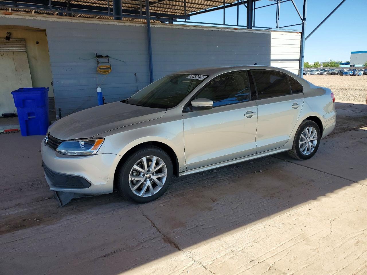 2011 VOLKSWAGEN JETTA