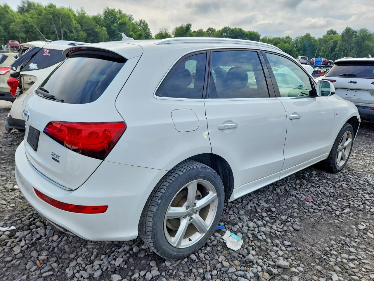 WA1M2AFP5HA071393 · 2017 AUDI Q5 · 3/13