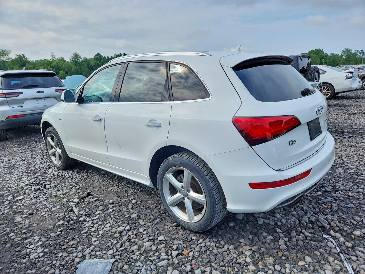 WA1M2AFP5HA071393 · 2017 AUDI Q5 · 2/13