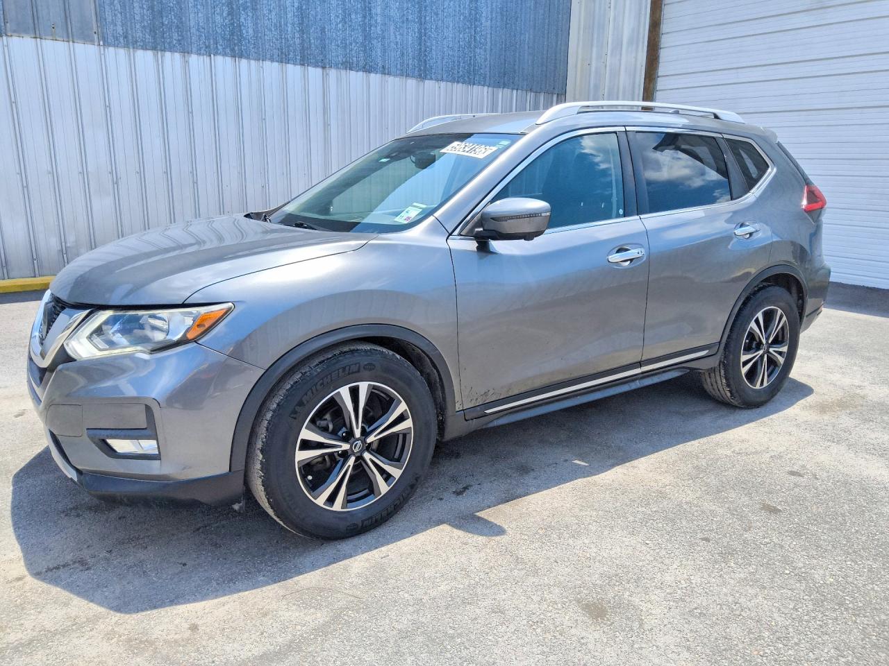 JN8AT2MT8JW464071 · 2018 NISSAN ROGUE