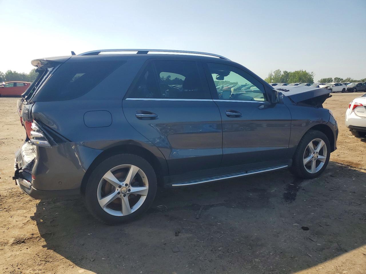 4JGDA5HB6GA754926 · 2016 MERCEDES-BENZ GLE · 3/13