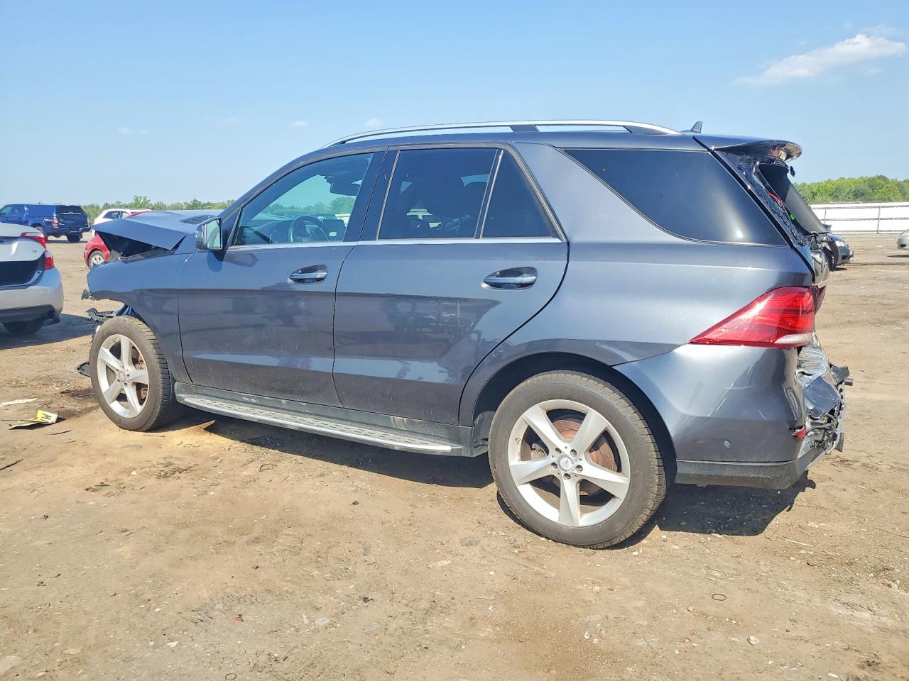 4JGDA5HB6GA754926 · 2016 MERCEDES-BENZ GLE · 2/13