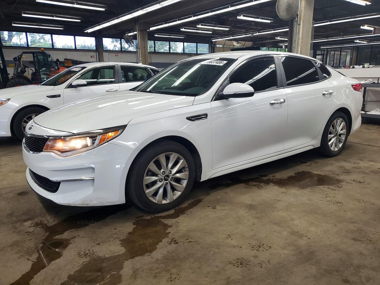 5XXGT4L38GG074147 · 2016 KIA OPTIMA