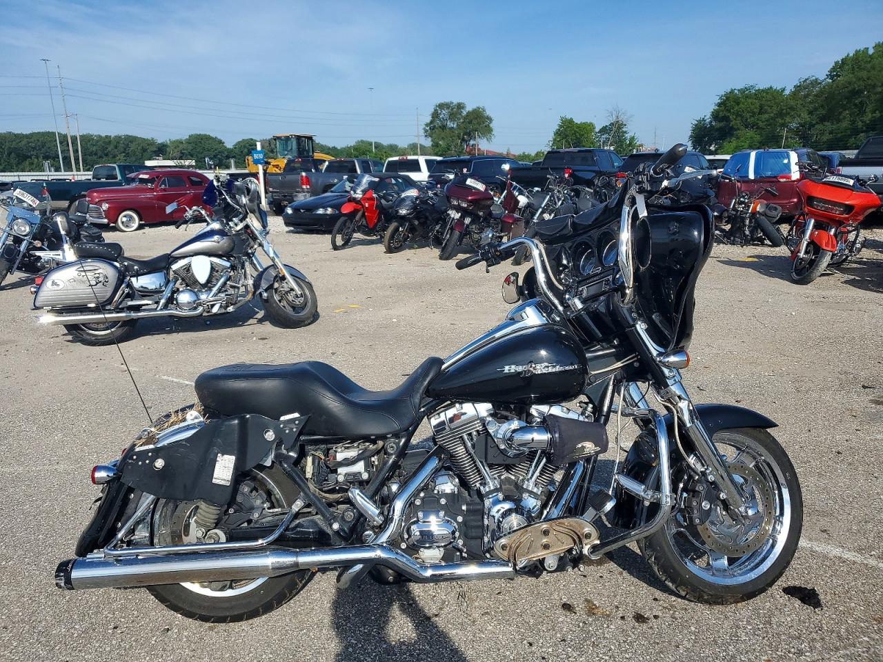 1HD1KB417AB643320 · 2010 HARLEY-DAVIDSON FLHX
