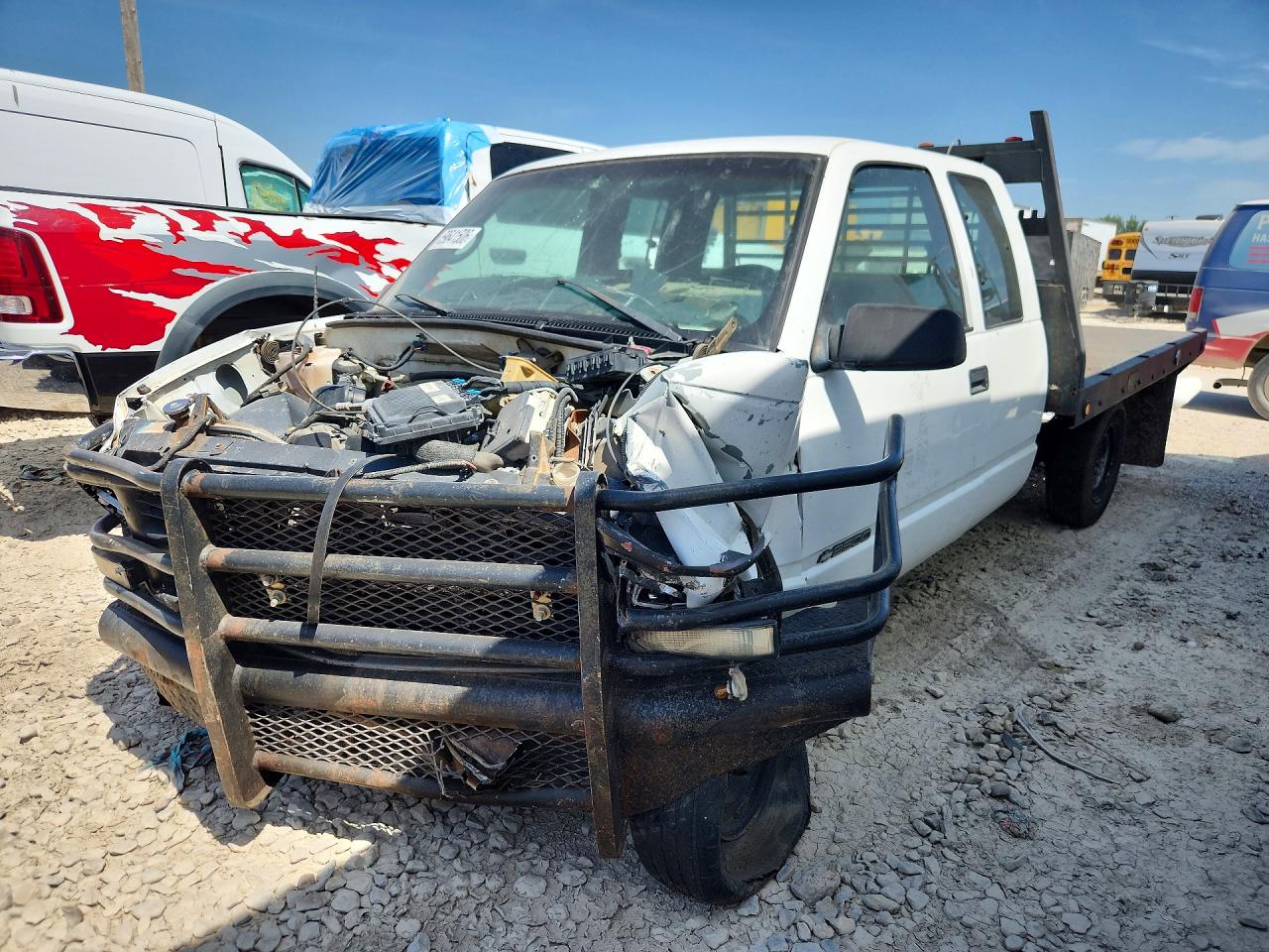 1GCGC29R9YF416415 · 2000 CHEVROLET GMT-400