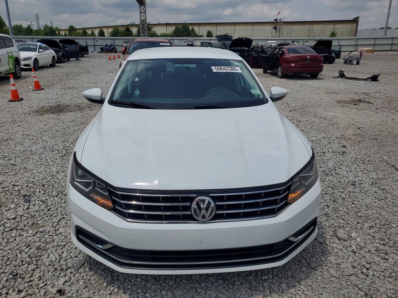 1VWAA7A33JC051119 · 2018 VOLKSWAGEN PASSAT · 5/12
