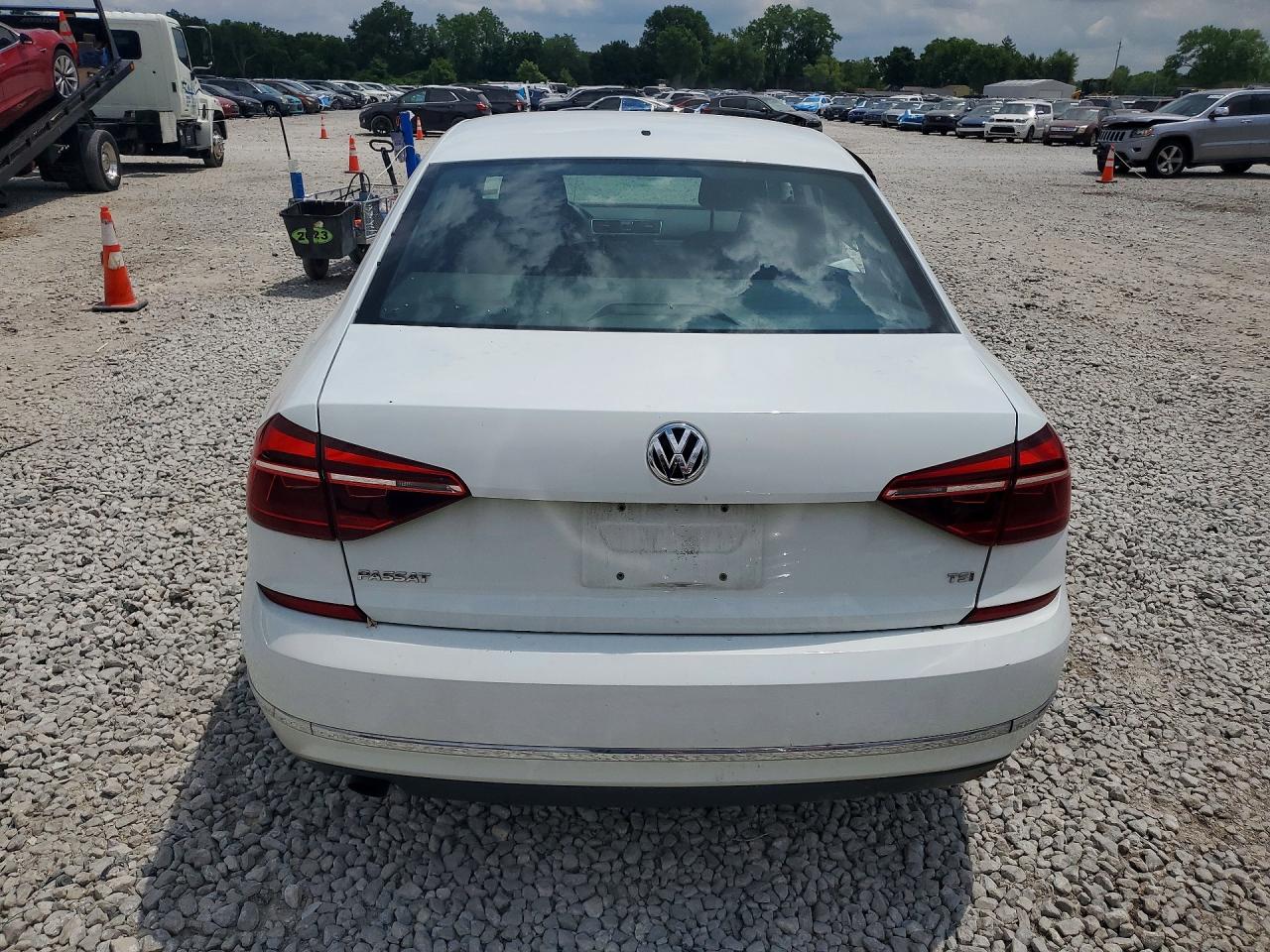 1VWAA7A33JC051119 · 2018 VOLKSWAGEN PASSAT · 6/12
