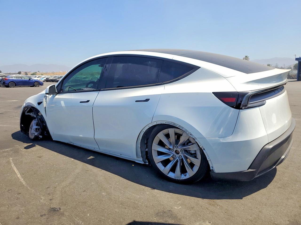 7SAYGDEE1TF451487 · 2026 TESLA MODEL Y · 2/13