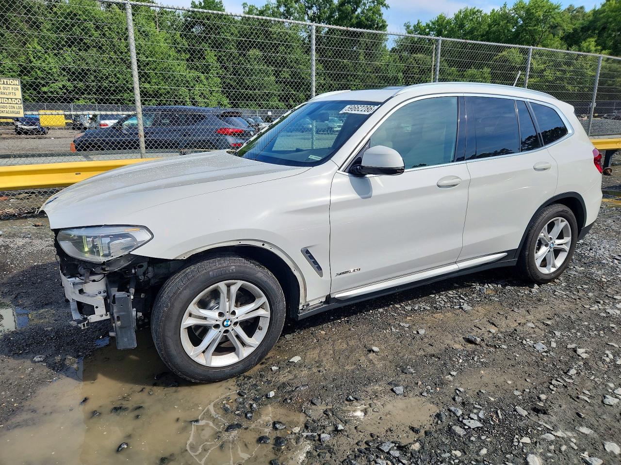 5UXTR9C5XJLC79831 · 2018 BMW X3