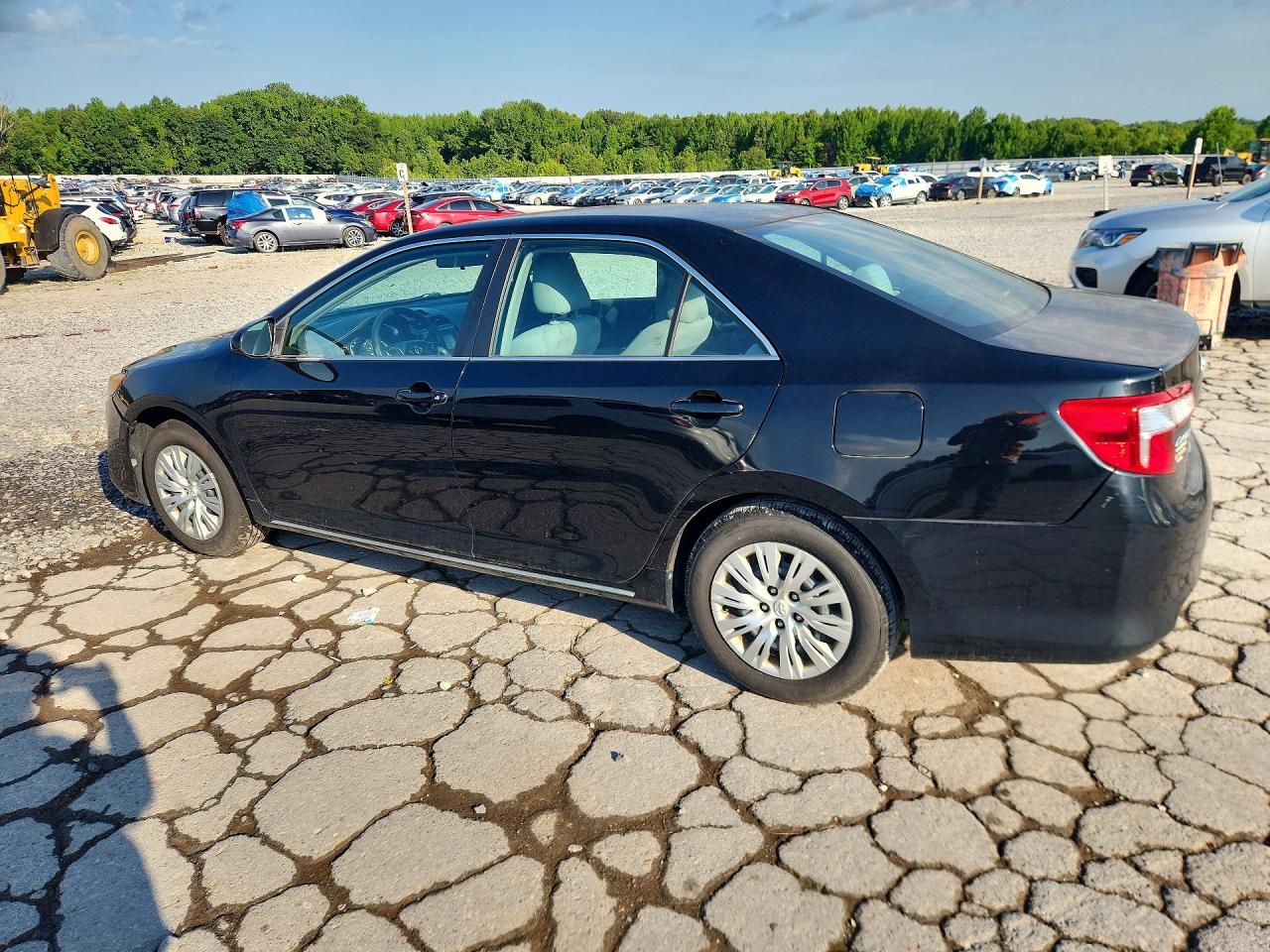 4T1BF1FK2EU853551 · 2014 TOYOTA CAMRY · 2/12