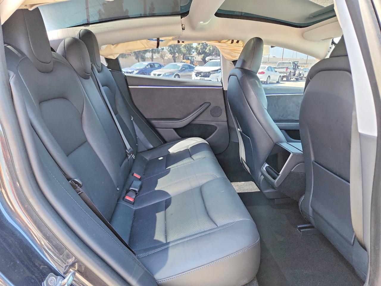 5YJ3E1EB8RF732633 · 2024 TESLA MODEL 3 · 10/12
