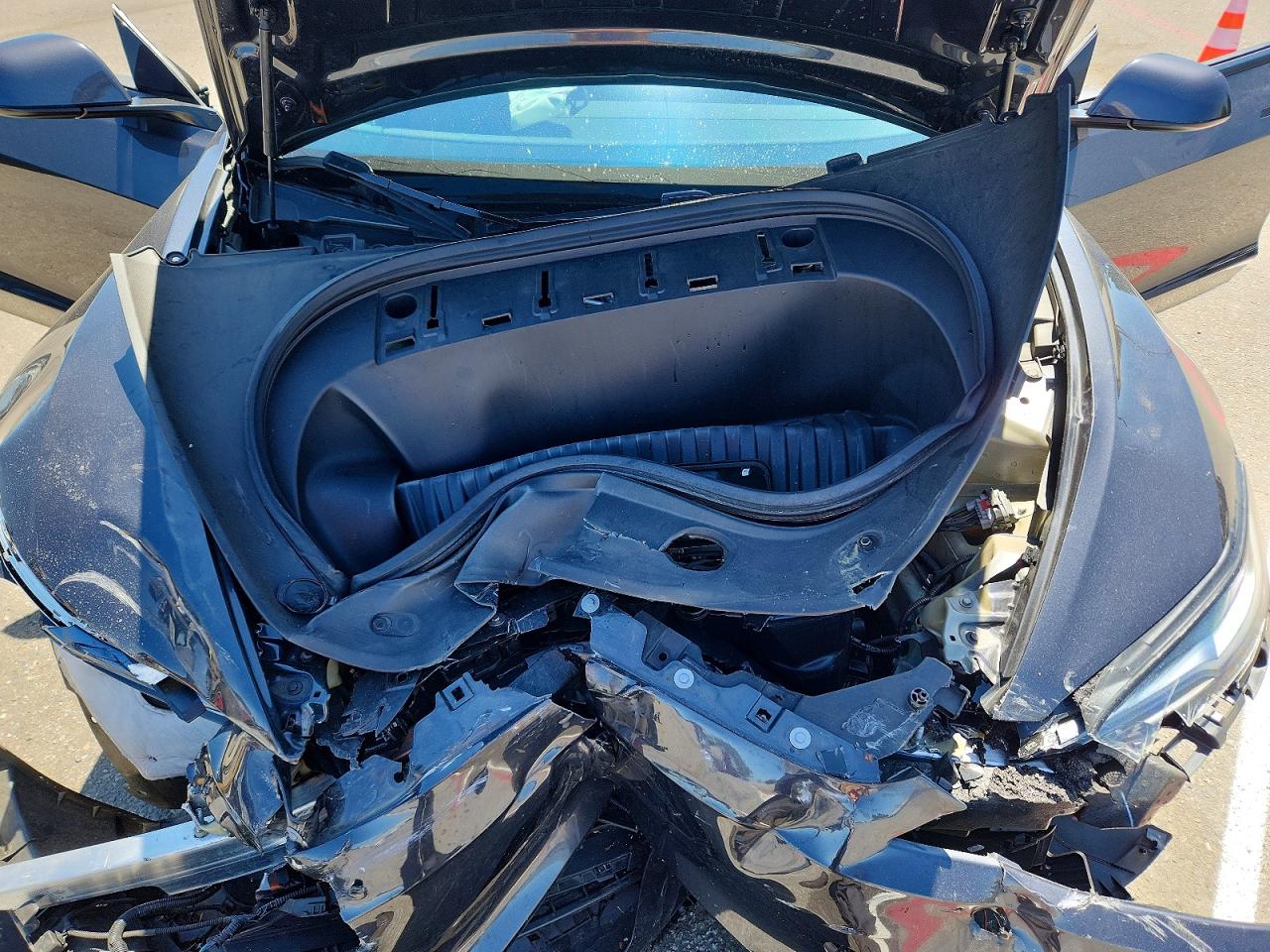 5YJ3E1EB8RF732633 · 2024 TESLA MODEL 3 · 11/12