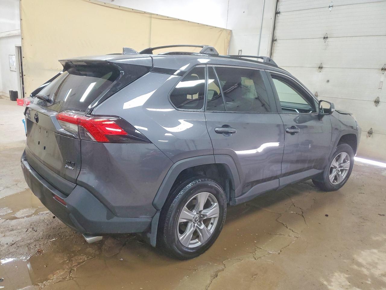 4T3RWRFV6SU172142 · 2025 TOYOTA RAV4 HYBRID · 3/13