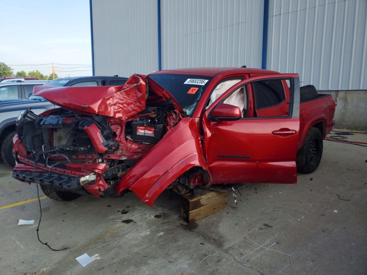3TMCZ5AN8HM104724 · 2017 TOYOTA TACOMA