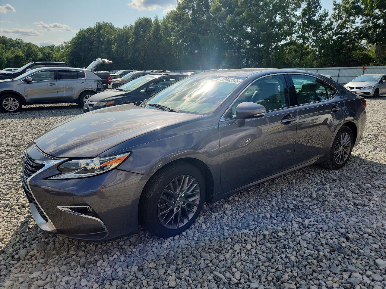 58ABK1GGXJU095774 · 2018 LEXUS ES